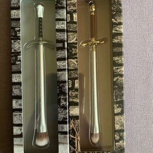 Urban Decay Game of Thrones Jon Snow Arya Brushes